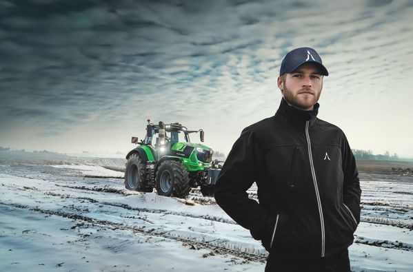 Mostrar productos en la categoría ABBIGLIAMENTO DEUTZ-FAHR Imagen para la categoría ABBIGLIAMENTO DEUTZ-FAHR